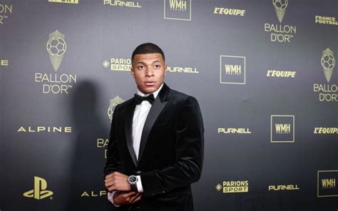 Video: Mbappe booed by fans entering Ballon d'Or ceremony in Paris