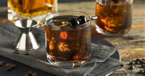 23 Best Bourbon Cocktails to Try Tonight - Insanely Good