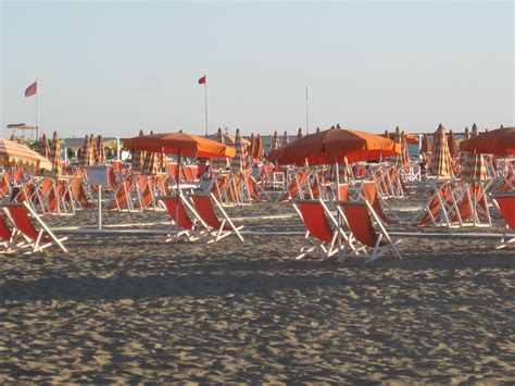 Viareggio - Beach | Tuscany | Pictures | Italy in Global-Geography