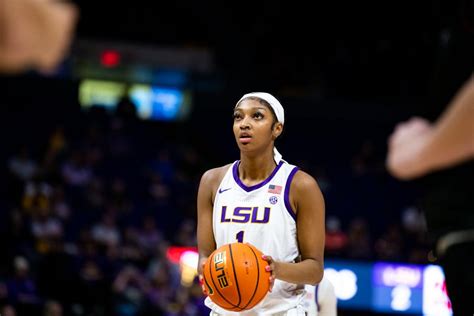 LSU Women's Basketball continues its win streak against Houston Christian | Sports | lsureveille.com