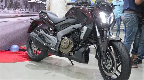 BAJAJ DOMINAR 400 TWILIGHT PLUM COLOR| ShowRoom Look| Detailed ...