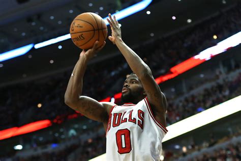 Aaron Brooks commits to return to Bulls - Chicago Tribune