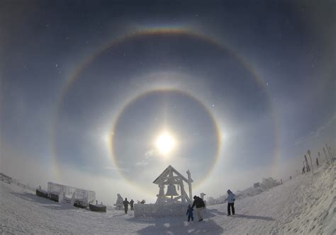 Scientists make “squarest” ice crystals ever