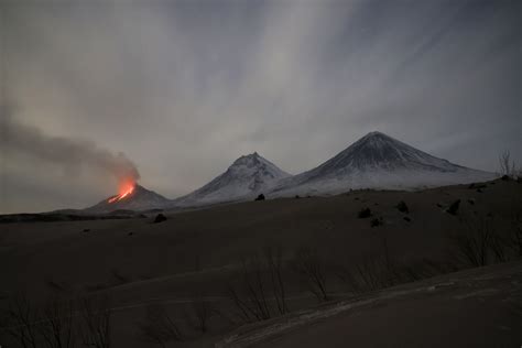 Eurasia’s Biggest Volcano Klyuchevskaya Starts to Erupt in Russian Far East - Bloomberg