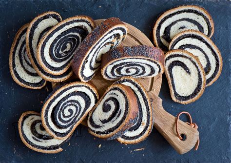 Polish Poppy Seed Roll (Makowiec) Recipe