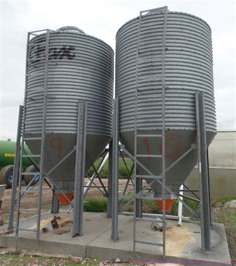 (2) six ton bulk grain/feed bins in Clay Center, KS | Item CD9180 sold | Purple Wave