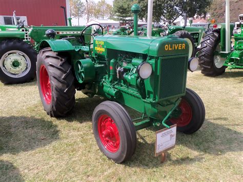 Oliver 80 Standard tractor | Vintage tractors, Tractors, Antique tractors