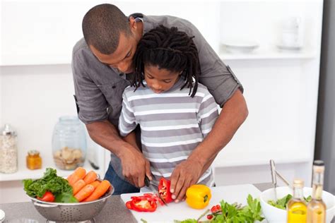 Daddys; How To Start Cooking With Your Kids! - Information Nigeria