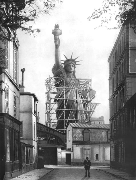 The Statue of Liberty in Paris, France 1886 : r/HalfbuiltHistory