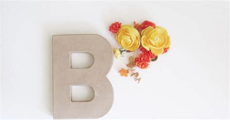 Laura Rahel: DIY Floral Monogram