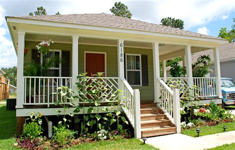 Simple Columns | Porch house plans, House with porch, Tiny house design