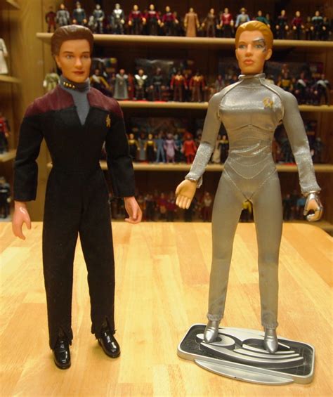 Remembering The Collectibles Of Star Trek: Voyager – TrekMovie.com