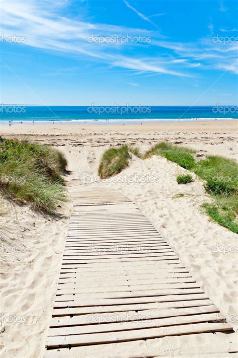 single word requests - What is that wooden path into the beach called? - English Language ...