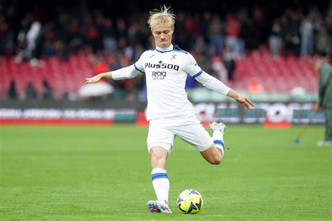 Manchester United make Rasmus Hojlund decision after Arsenal make their ...