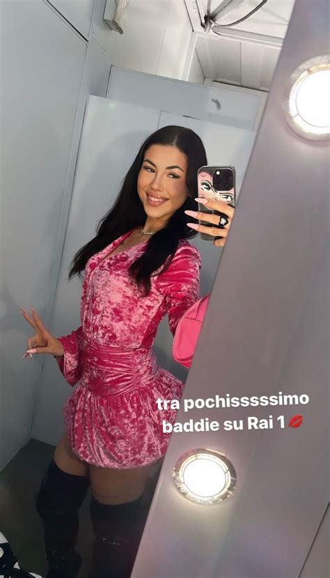 Anna Pepe Italian Rapper Instagram Mirror Selfie in Pink Dress 🇮🇹💖 ...