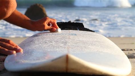 Why Do Surfers Put Surf Wax On Their Surfboards? – Surf Mentor