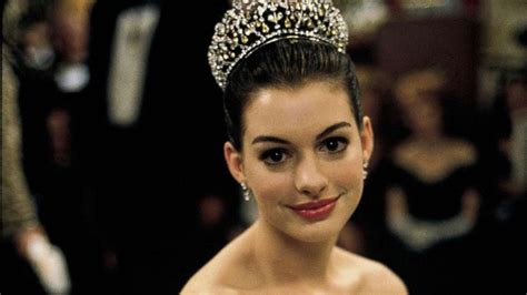 Anne Hathaway celebrates 20th anniversary of 'The Princess Diaries ...