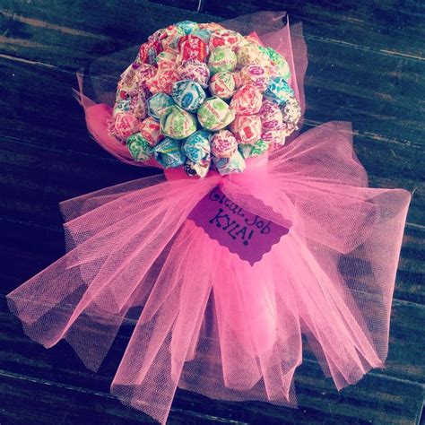 Lollipop bouquet | Lollipop bouquet, Dance recital gifts, Diy gifts for friends