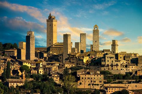 The towers of San Gimignano | San gimignano, Medieval town, Skyline