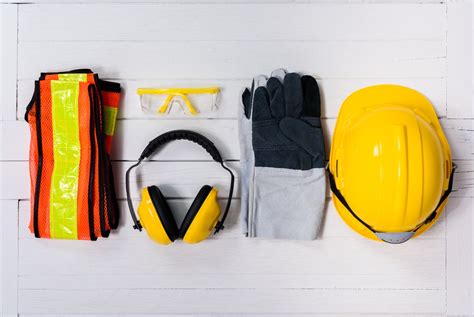 [BUYING GUIDES] Helmets, Safety Shoes, Protection Gloves: How to Choose the Right PPE ...