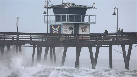 Flight cancellations mount as Tropical Storm Hilary bears down on West ...