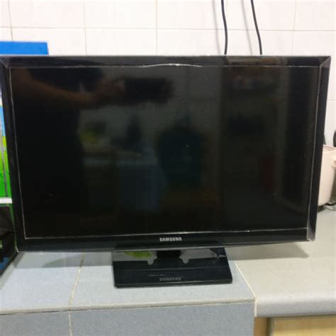 Samsung 24 inch LED TV, Home Appliances, TVs & Entertainment Systems on Carousell