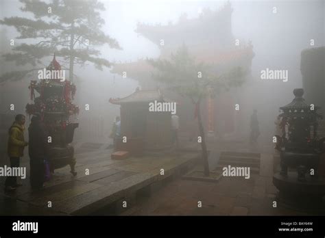 Bixia si temple hi-res stock photography and images - Alamy