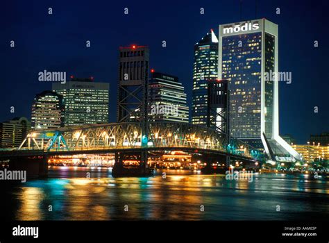 JACKSONVILLE FLORIDA DOWNTOWN SKYLINE AT NIGHT Stock Photo - Alamy