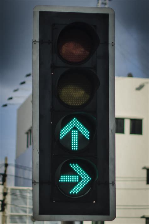 Images Gratuites : lumière, route, fenêtre, signe, vert, Couleur, signal, bleu, Signalisation ...