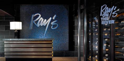 Video Restaurant Review - Ray's On The River | Atlanta Eats