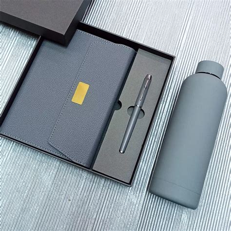 Notebook, Pen and Flask Gift Set - Pablo Gift Shop