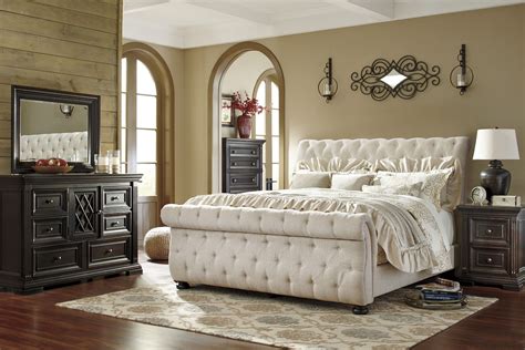 Willenburg Linen King Upholstered Sleigh Bed from Ashley | Coleman Furniture