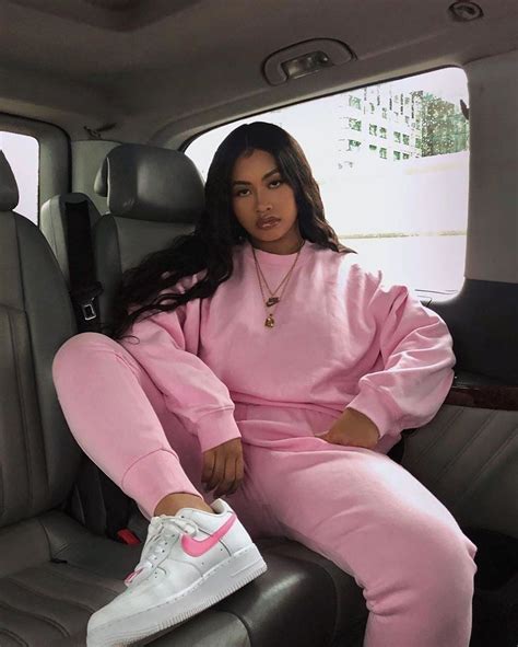 Pink outfits aesthetic – Artofit