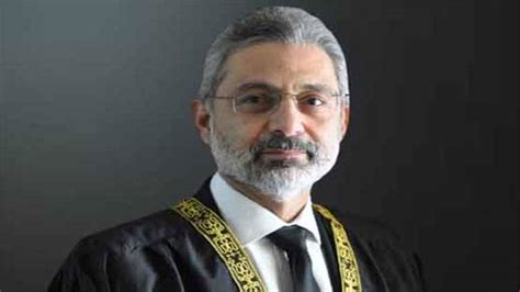 Justice Qazi Faez Isa gives SC registrar a piece of his mind