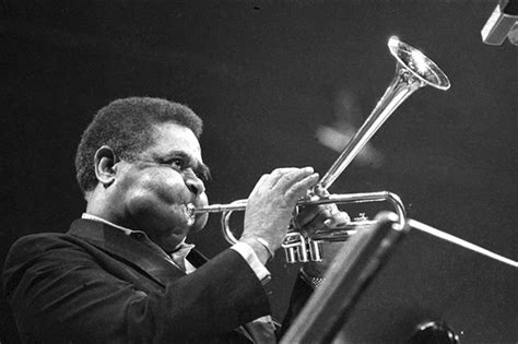 20 Photos Showing The Amazing Stretched Cheeks Of Legendary Jazz Player Dizzy Gillespie | DeMilked