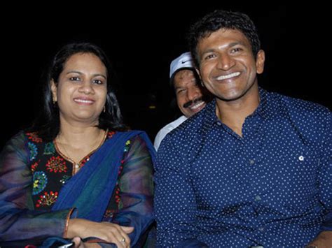 Puneeth Rajkumar Celebrates Wife Ashwini Birthday - Filmibeat