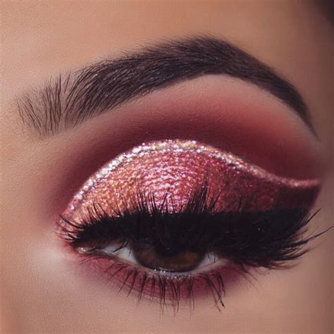 StyleGPS » Pink Glitter Eyeshadow | Glitter eyeshadow, Pink eyeshadow ...