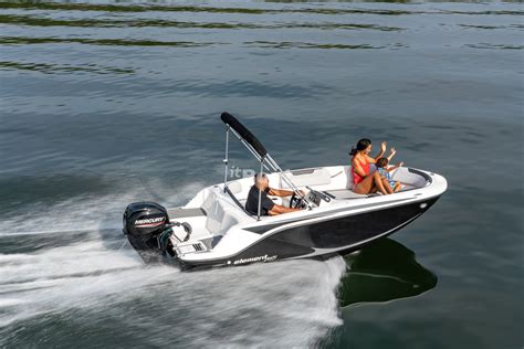 Bayliner M15: Prices, Specs, Reviews and Sales Information - itBoat