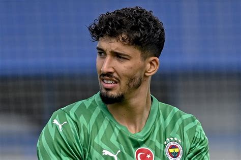 Altay Bayindir Joins Manchester From Fenerbahce For £4.3m