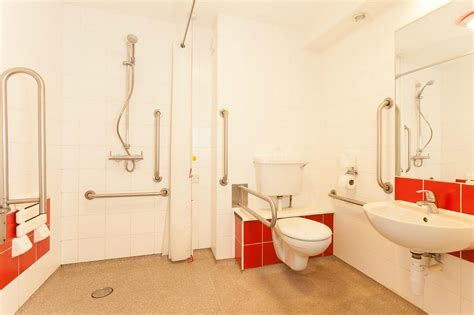 Travelodge London Central Euston Rooms: Pictures & Reviews - Tripadvisor