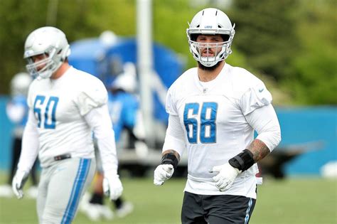 Now Lions LT Taylor Decker is limited by back injury - mlive.com