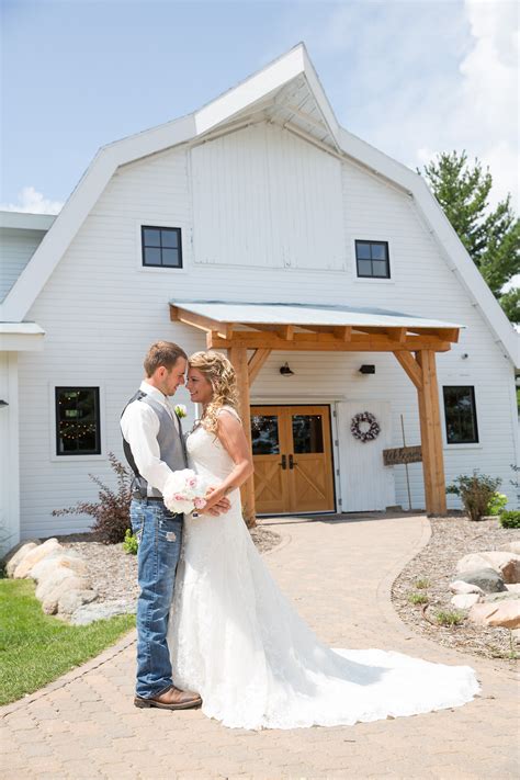 {Jennifer & Kasey} Gathered Oaks Alexandria, MN Wedding