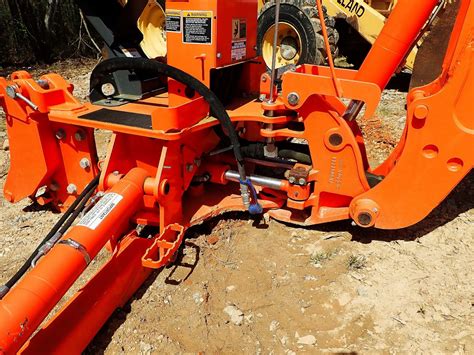 KUBOTA BACKHOE ATTACHMENT BH-92 S/N A6645, FITS TRACTOR 24" BUCKET