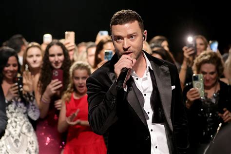 Justin Timberlake Performs 'Sanctified' from 'EITIW' Album on 'SNL ...