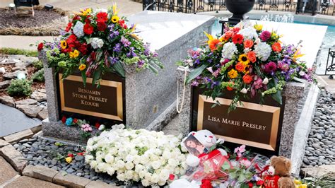 Lisa Marie Presley laid to rest next to son Benjamin Keough during ...