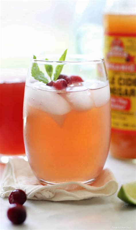 Cranberry Juice Detox Water for a Flat Belly - Delightful Mom Food