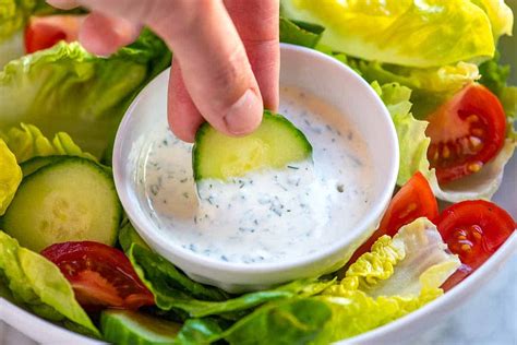 Easy Homemade Ranch Dressing Recipe