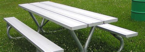 5 Reasons to Include Metal Picnic Tables in Every Park | WillyGoat