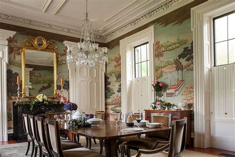 15 Majestic Victorian Dining Rooms That Radiate Color and Opulence