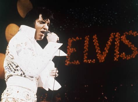 なります ELVIS PRESLEY KING of ROCK 1935ー1977 キーチェー